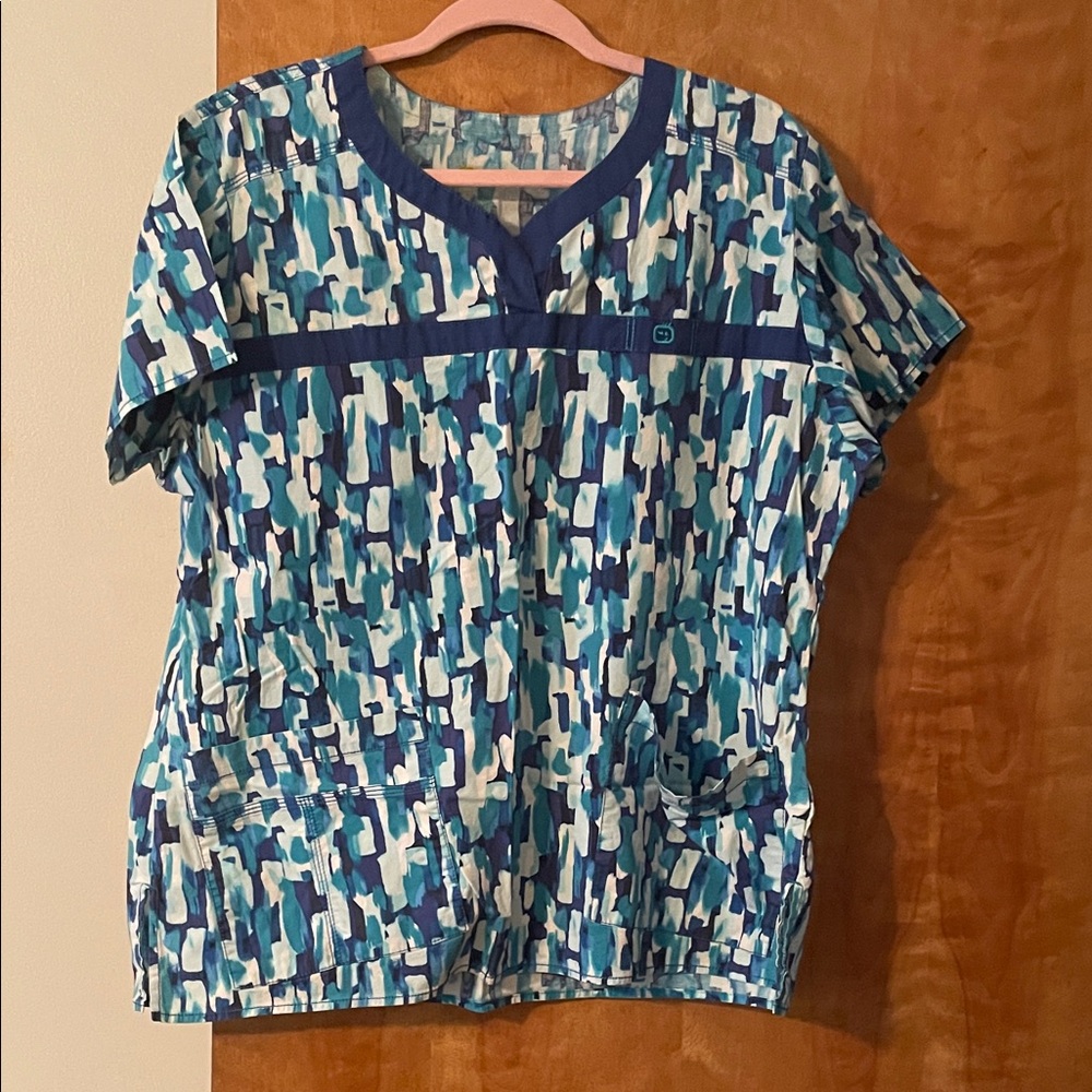 Patterned Blue and White Women's Top